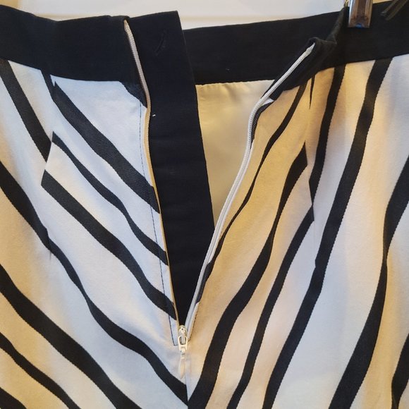 H & M Skirt - Picture 7 of 13